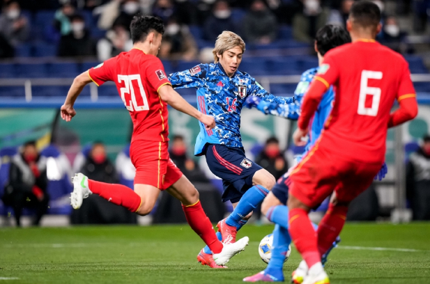 爱游戏中国平台-包含赛后荷甲焦点战,多特蒙德门线救险,质疑声仍在,球探报告显示潜力的词条